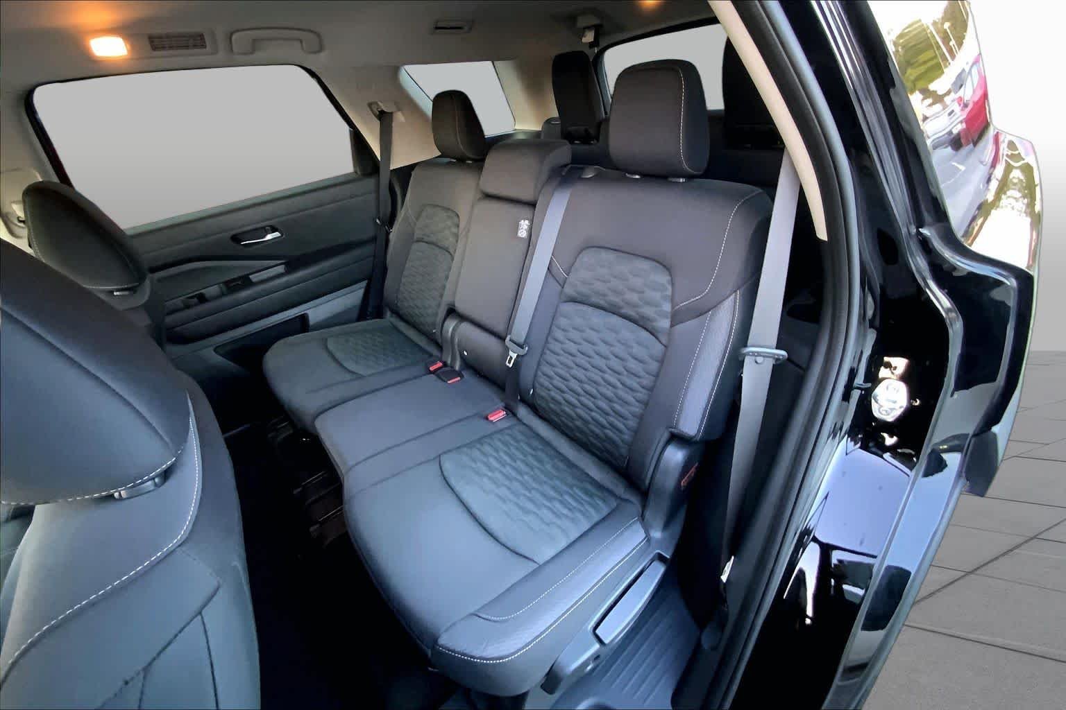 Used 2022 Super Black Nissan SV image 18