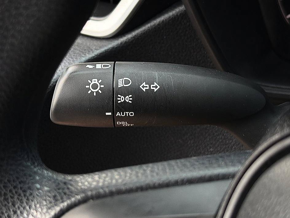 Used 2025 Midnight Black Metallic Toyota LE image 20
