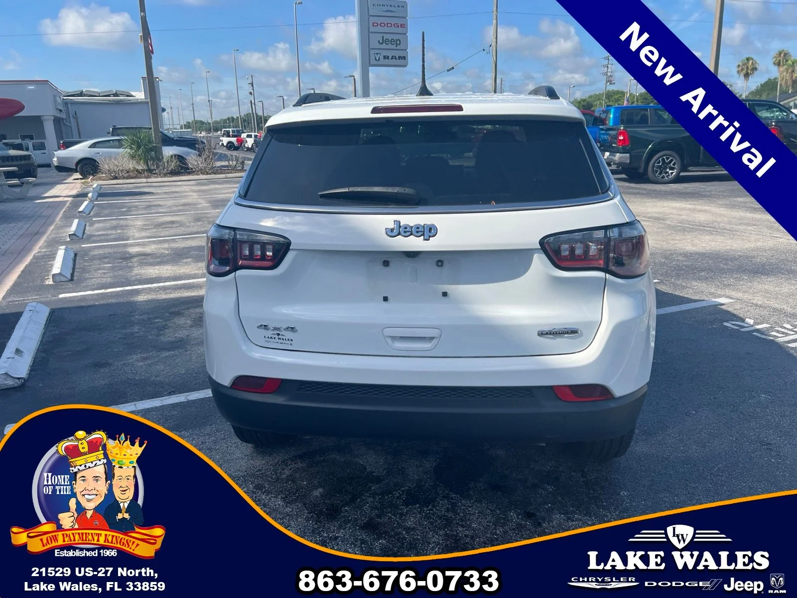 Used 2023 White Jeep Latitude Lux image 23