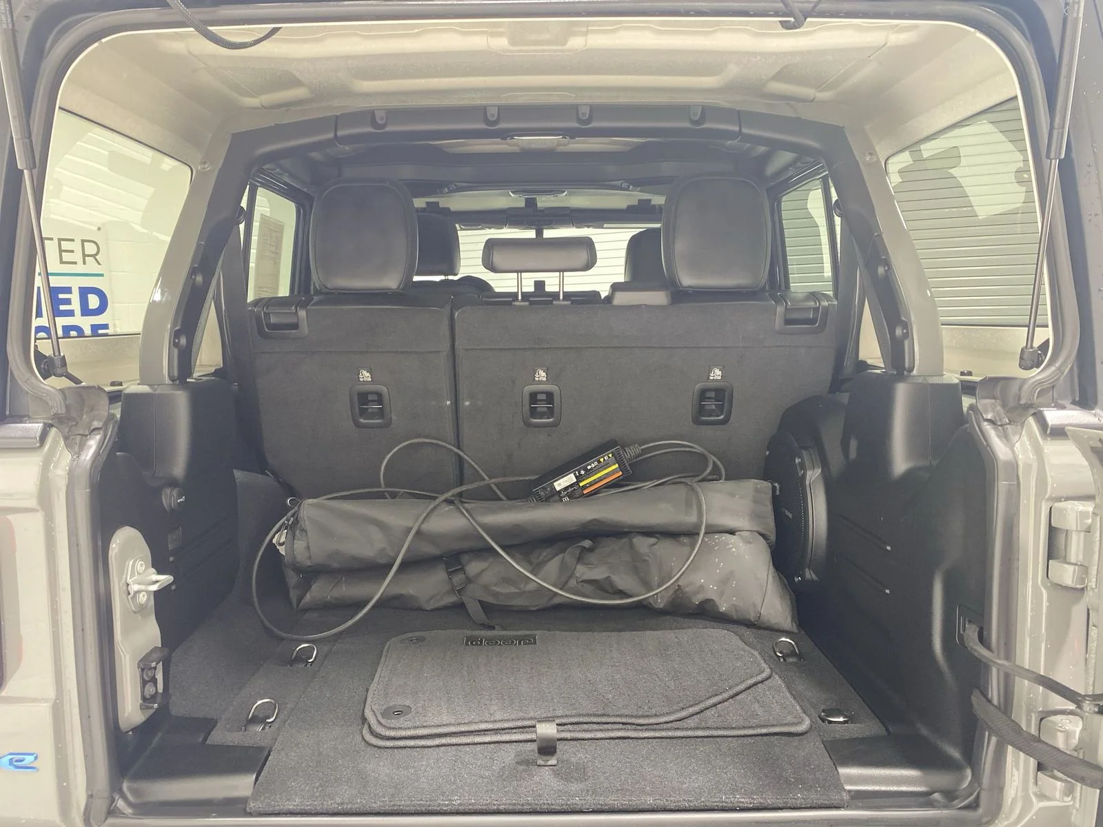 Used 2023 Gray Jeep Rubicon 4xe image 23