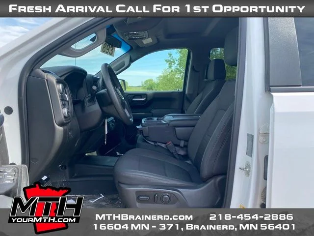 Used 2019 White GMC Base image 9