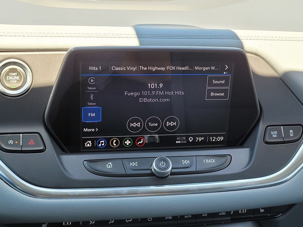 Used 2021 Silver Chevrolet LT image 19