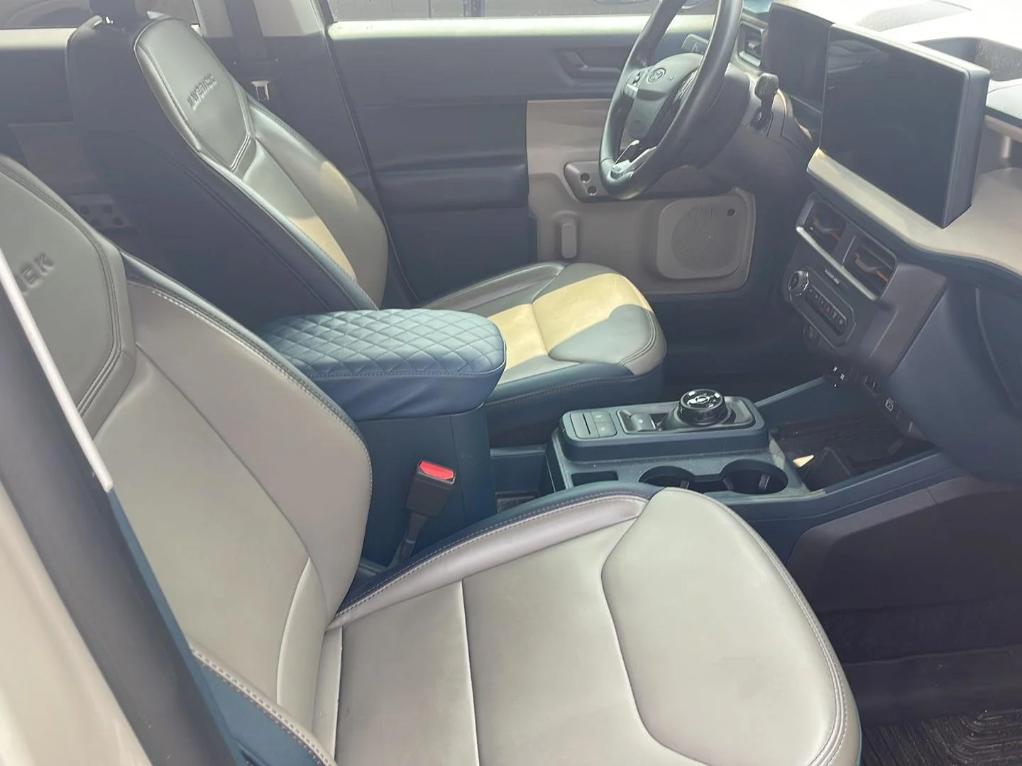 Used 2025 Desert Sand Ford LARIAT image 4
