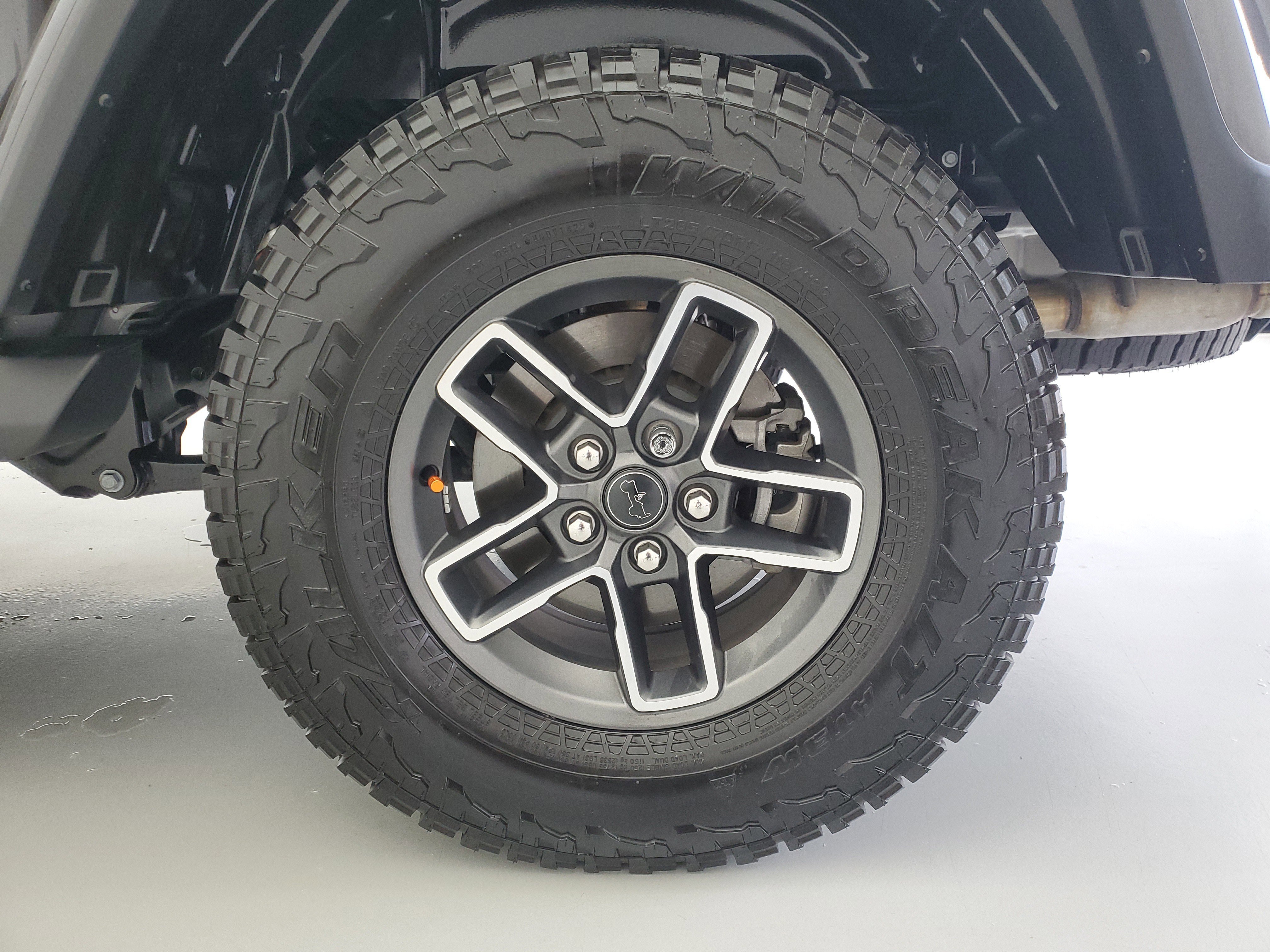 Used 2025 Granite Crystal Metallic Clearcoat Jeep Mojave image 10