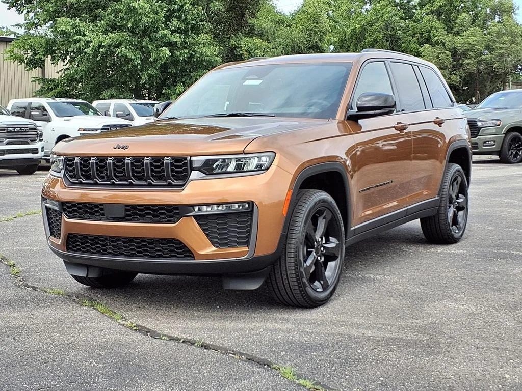 New 2026 Copper Shino Metallic Clear-Coat Exterior Paint Jeep Limited image 2