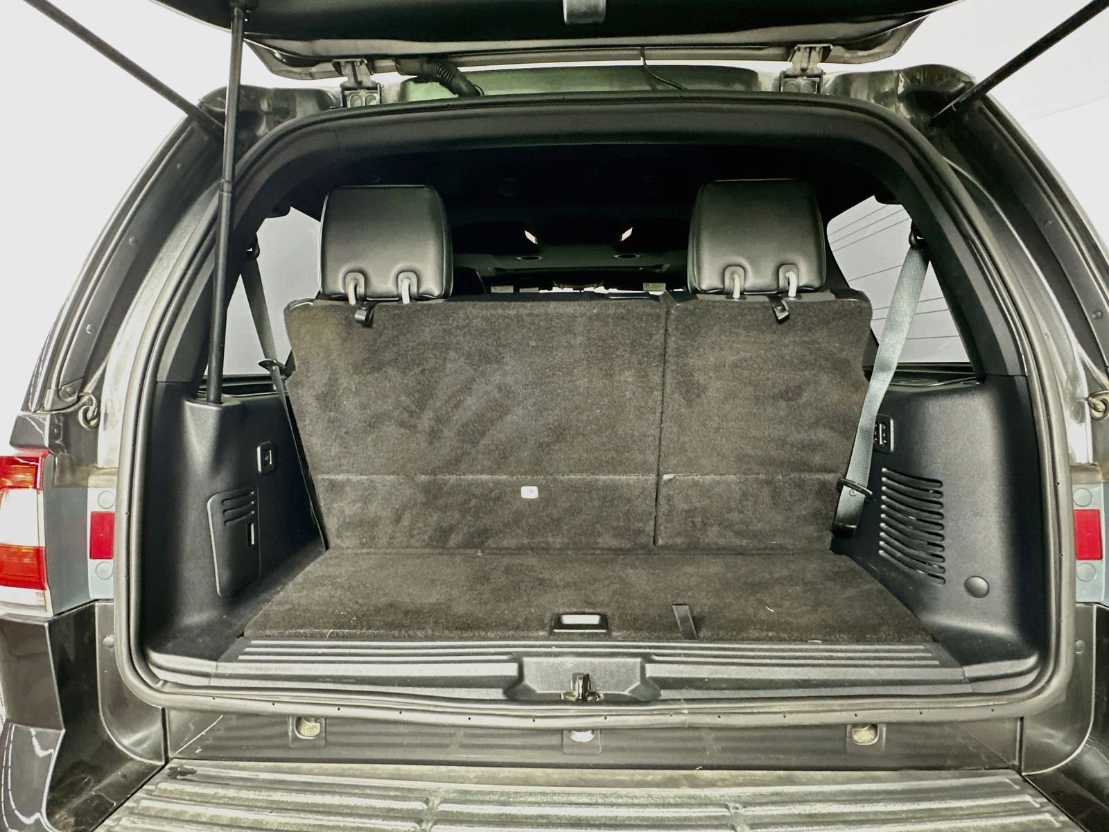 Used 2015 Magnetic Metallic Lincoln Base image 28