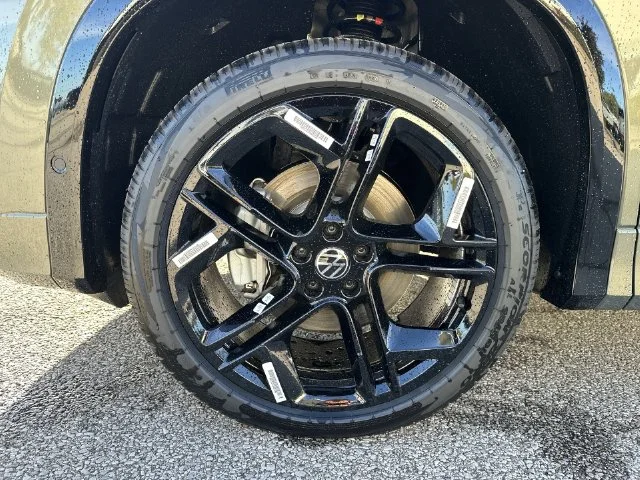 New 2026 Green Volkswagen 2.0T SE R-Line Black image 11