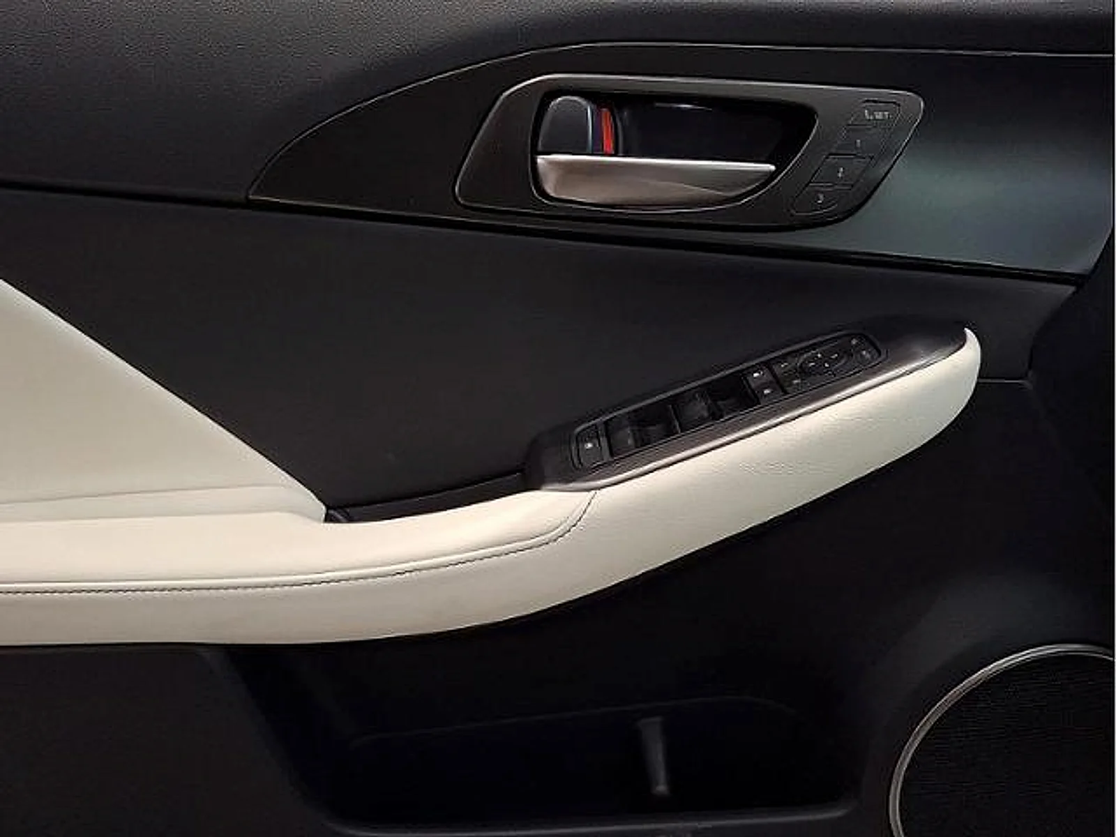 New 2026 HAKUGIN MATTE WHITE Lexus F SPORT image 7