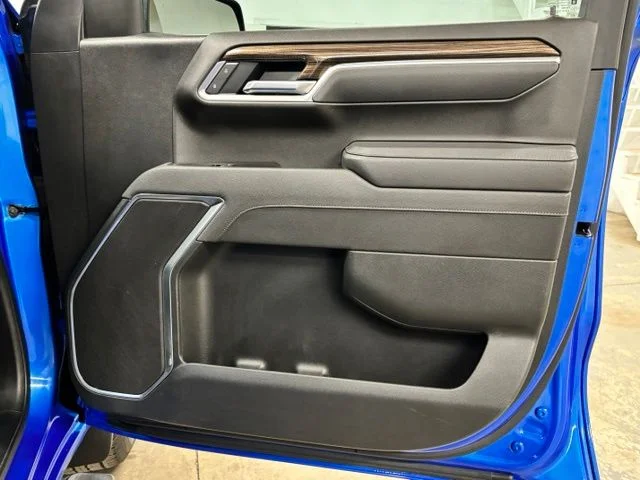 Used 2025 Blue Chevrolet RST image 23
