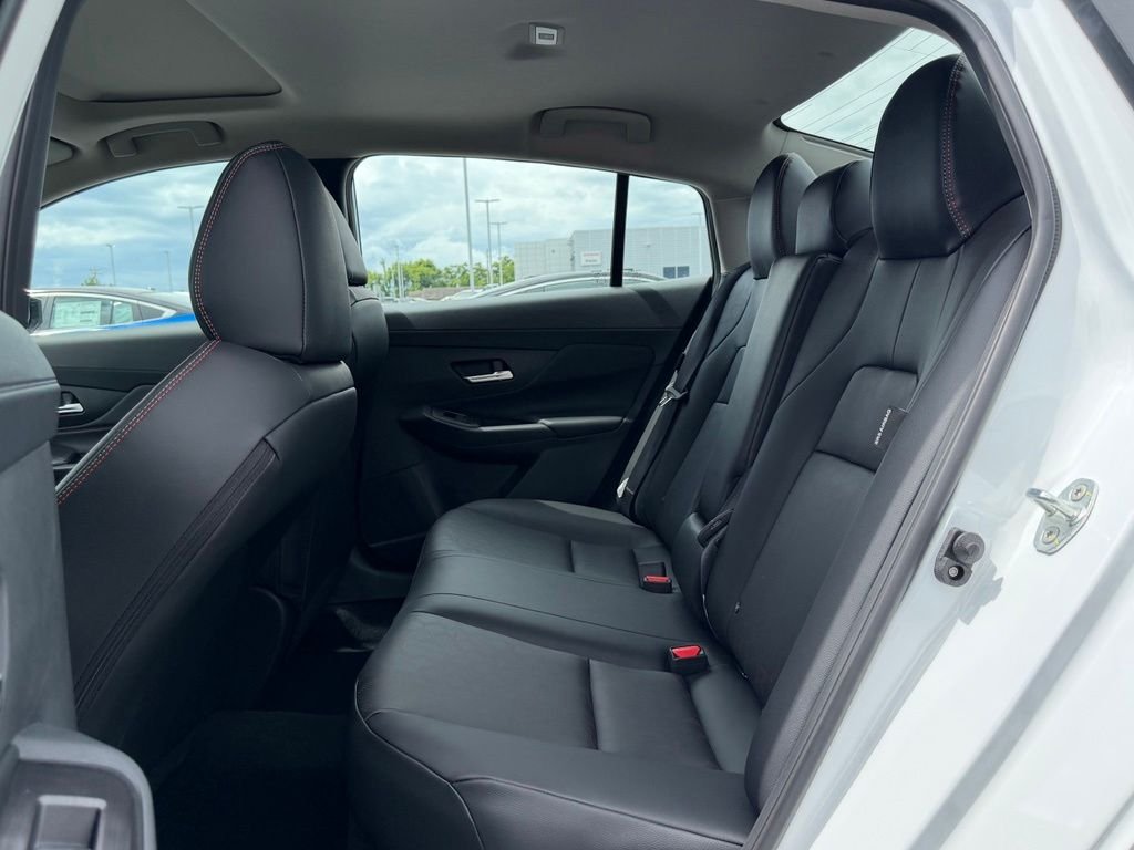 New 2026 Aspen White TriCoat / Super Black Two-tone Nissan SR image 15