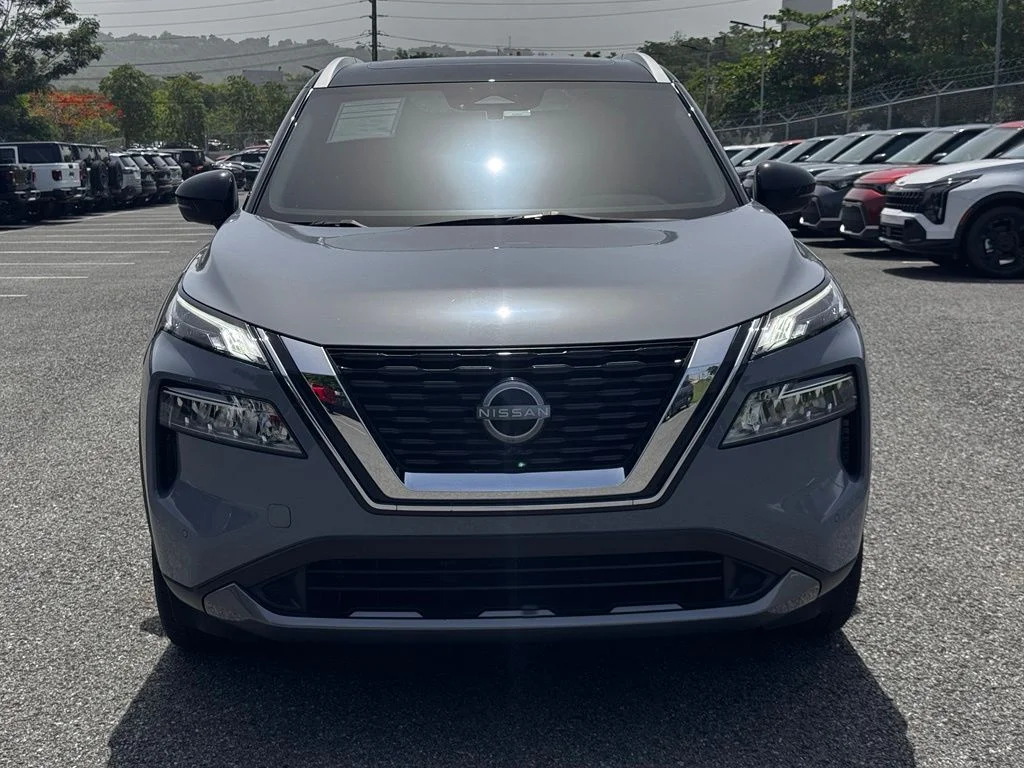 Used 2023  Nissan SL image 3