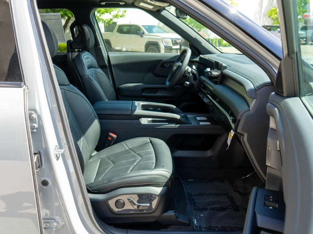 New 2027 Wolf Gray Kia X-PRO SX image 10