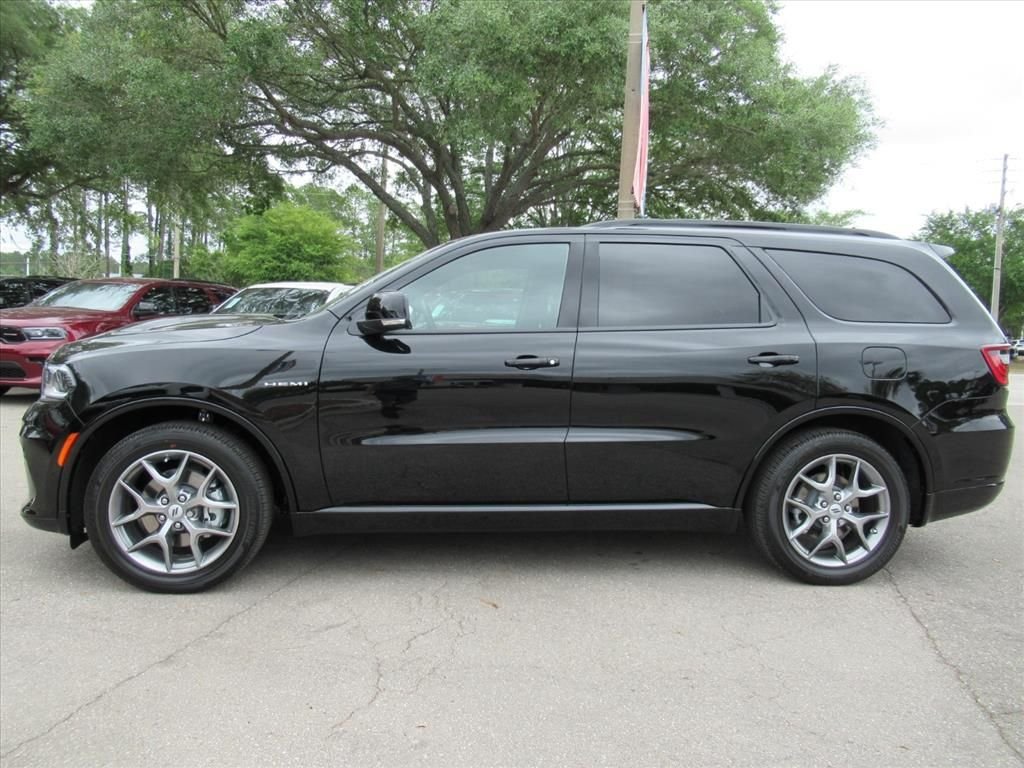 New 2026 Diamond Black Clear-Coat Exterior Paint Dodge GT Plus HEMI V8 image 4