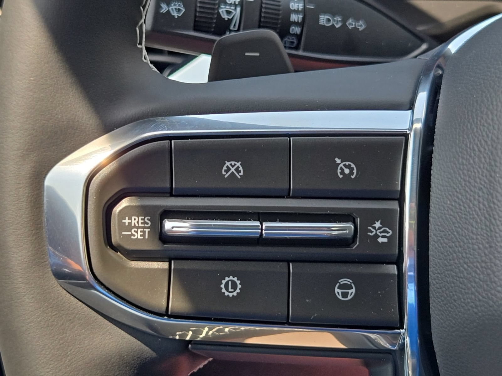 2026 GMC Acadia Denali Ultimate - Photo 35