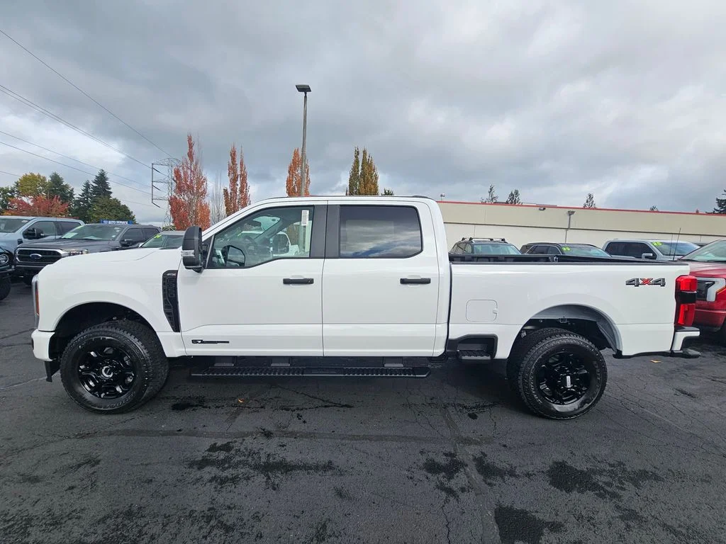 New 2026 Oxford White Ford F-350® XL image 4