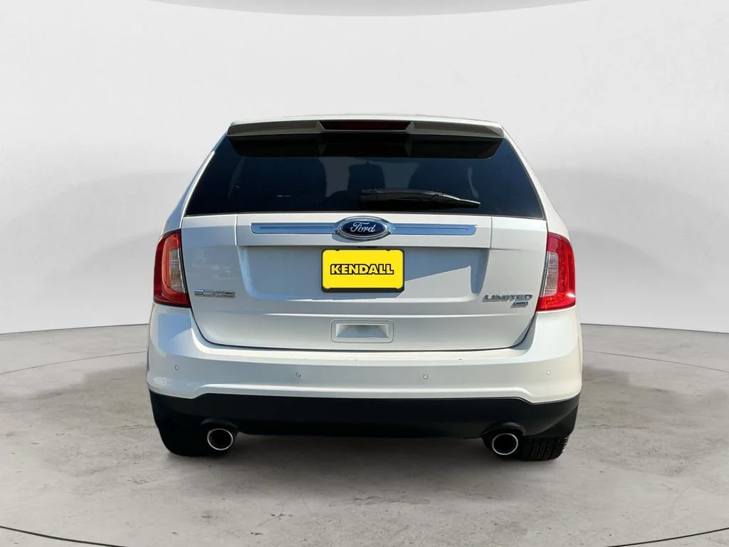 Used 2011 White Ford Limited image 6