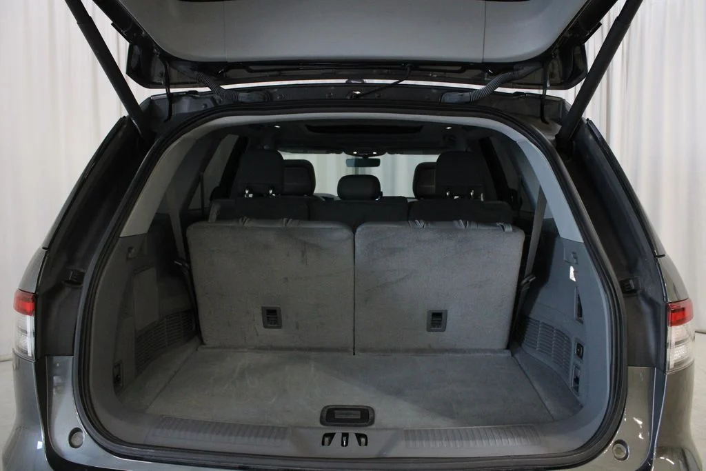Used 2020 Gray Lincoln Reserve image 32