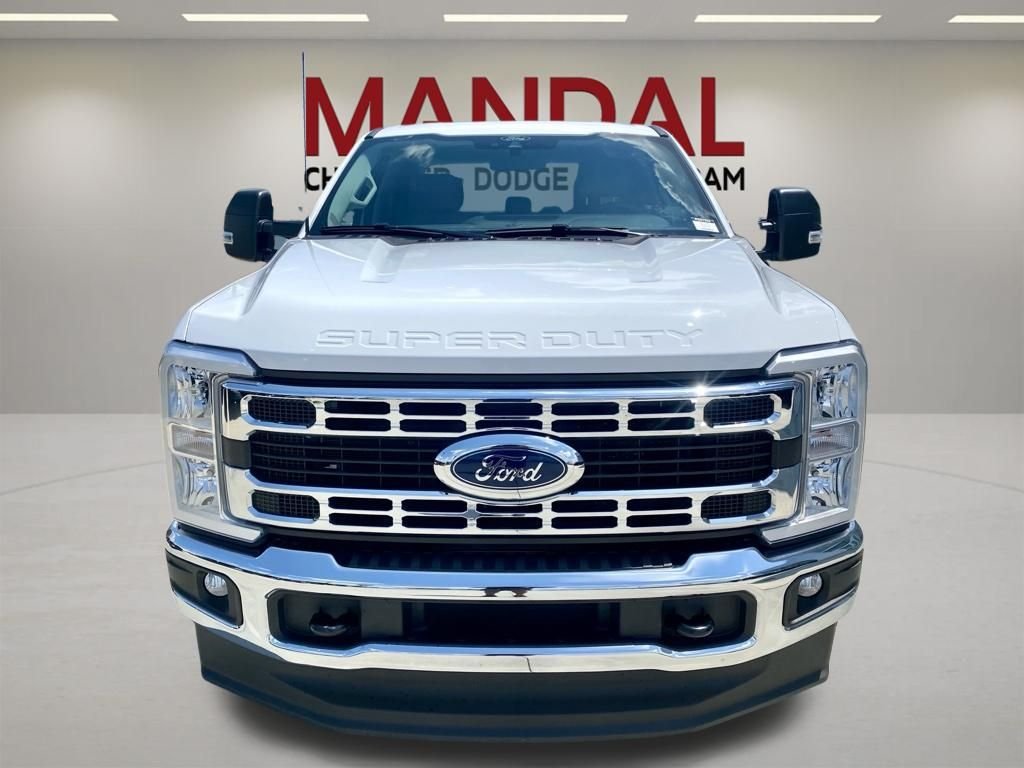 Used 2025 White Ford XLT image 3