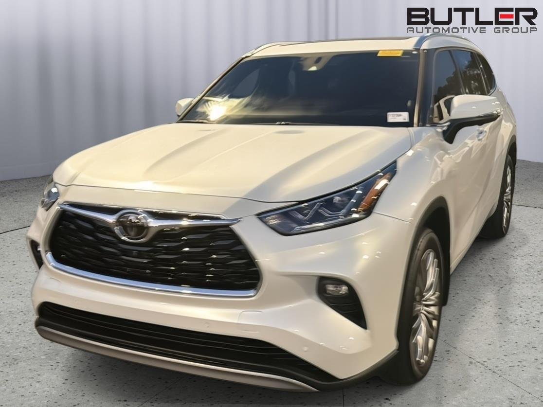 Used 2024 Wind Chill Pearl Toyota Platinum image 3