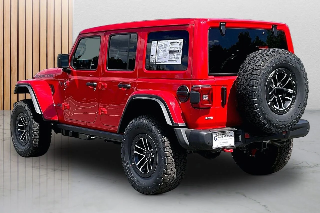 New 2026 Firecracker Red Clear-Coat Exterior Paint Jeep Rubicon X image 6