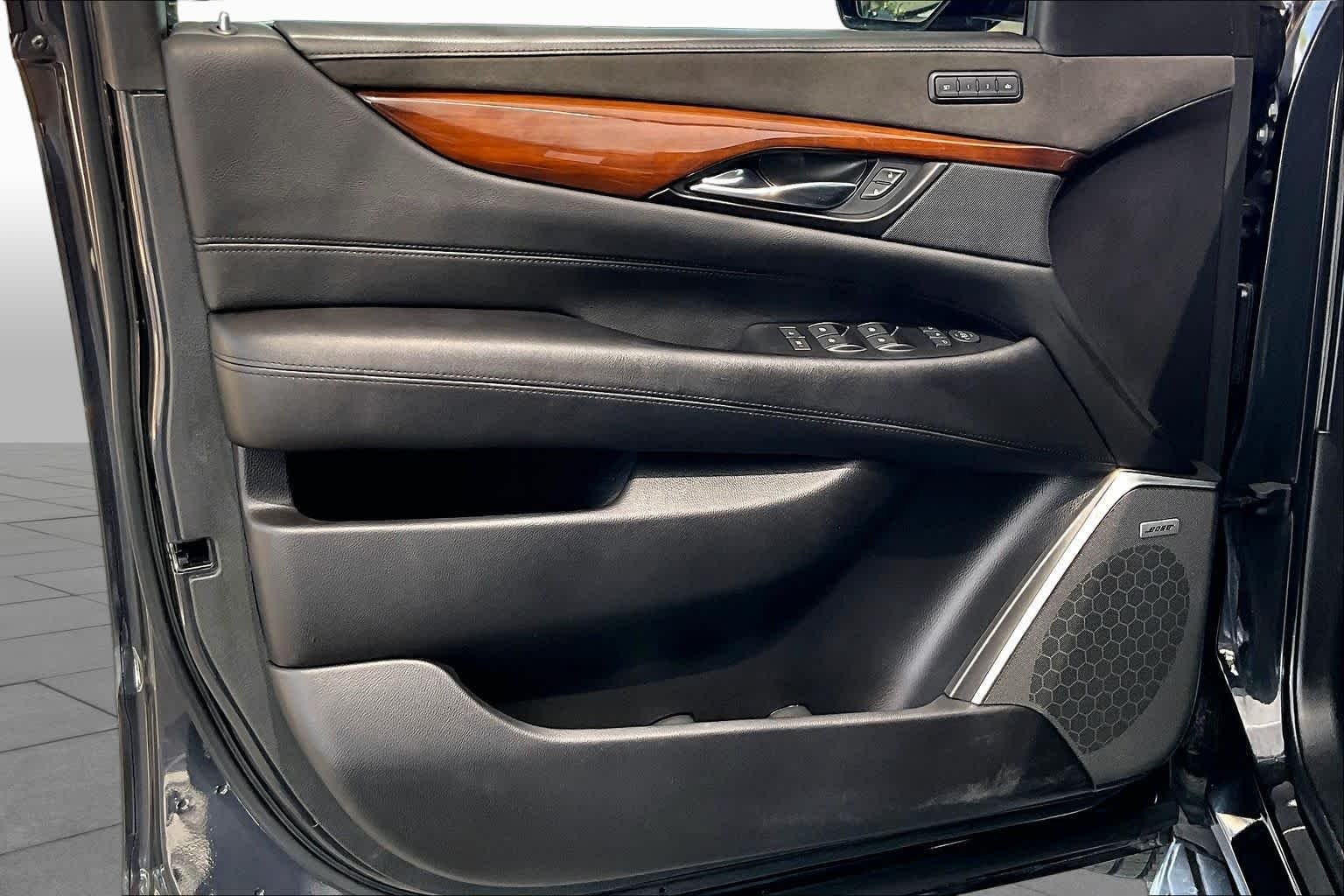Used 2019 Manhattan Noir Metallic Cadillac Luxury image 22