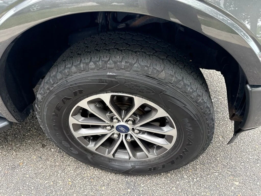 Used 2019 Gray Ford XLT image 5