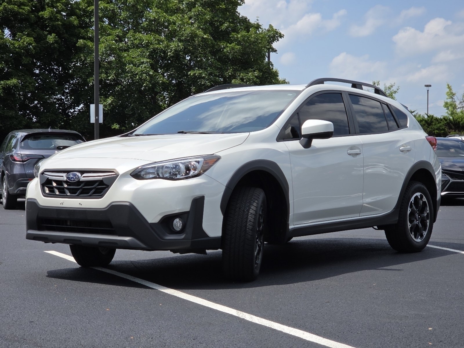 Used 2022 Crystal White Pearl Subaru Premium image 18