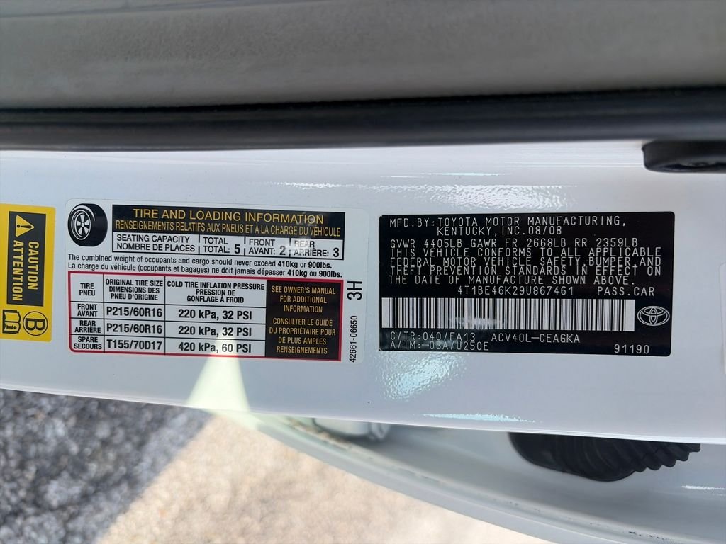 Used 2009 Super White Toyota  image 28