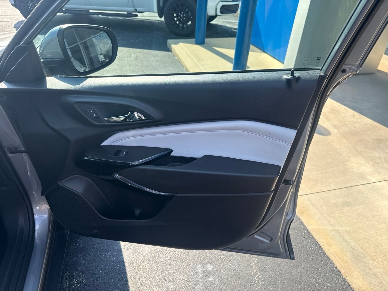Used 2025 Gray Chevrolet LT image 21