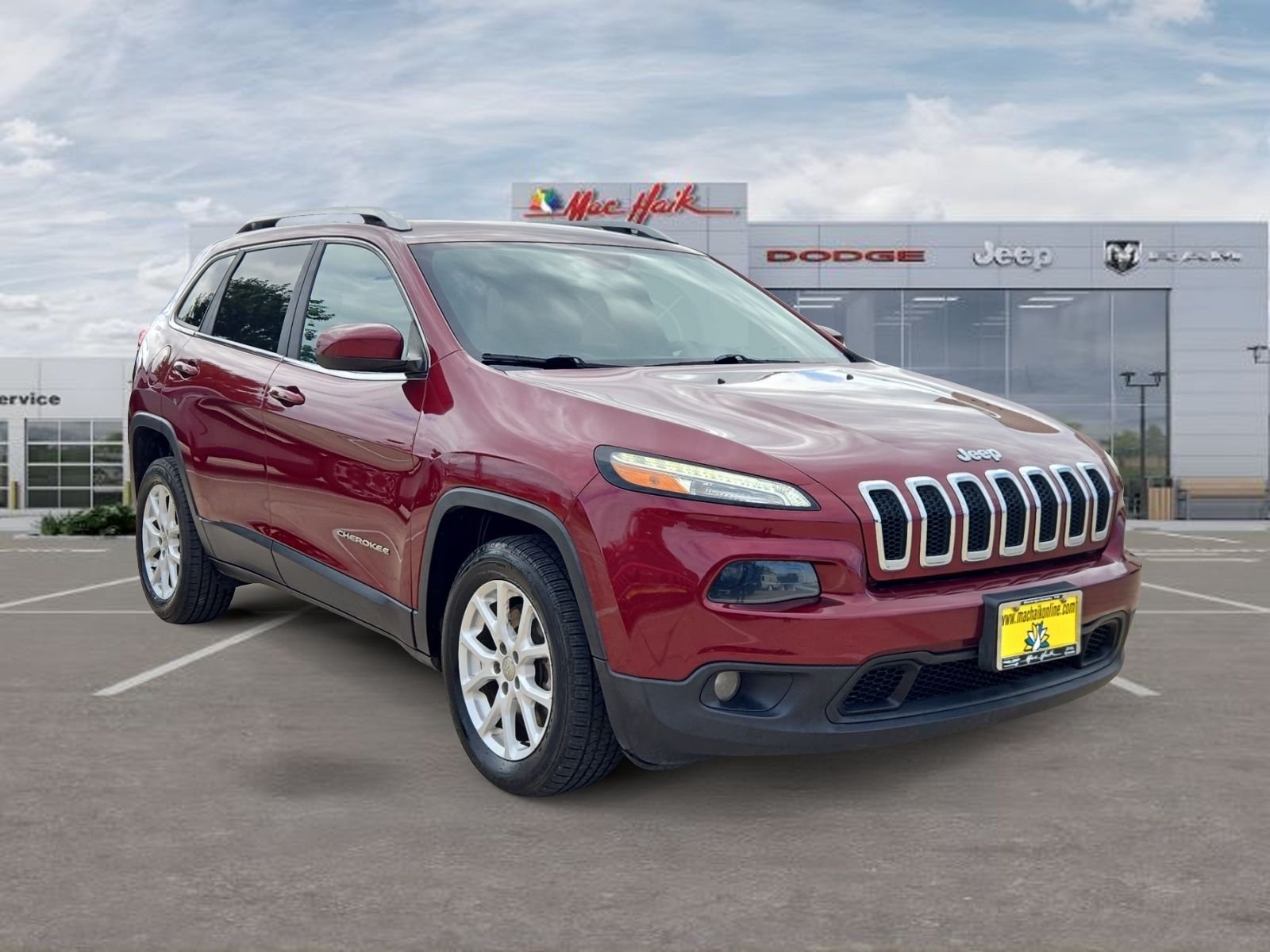 Used 2018 Red Jeep Latitude Plus image 7