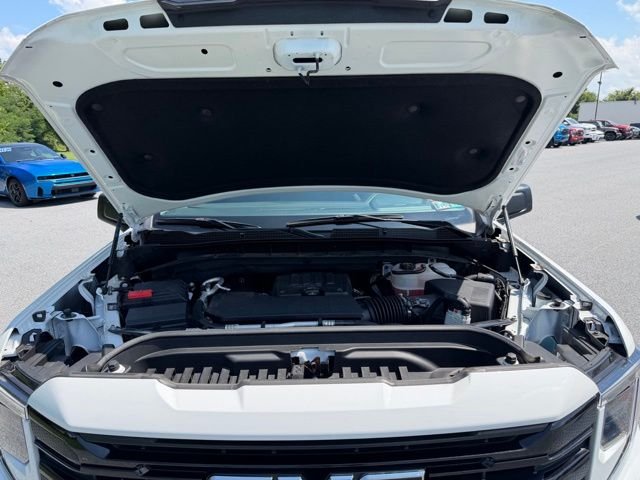 Used 2024 White GMC Elevation image 20