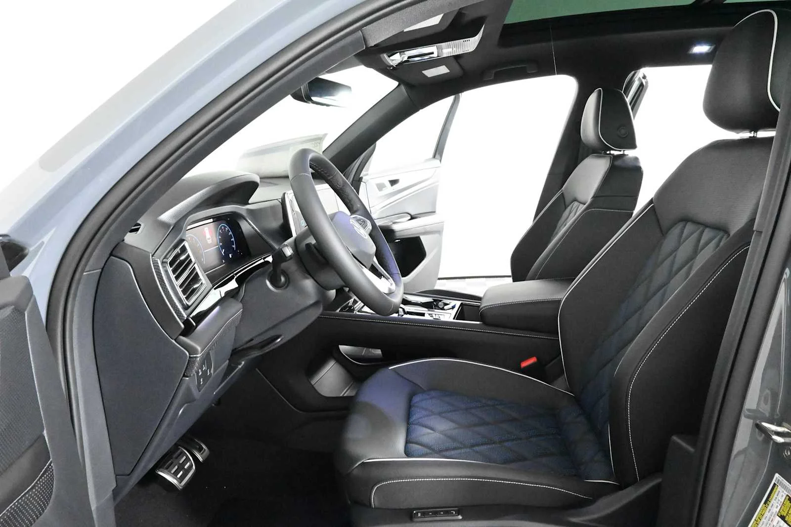 New 2026 Pure Gray Volkswagen 2.0T SEL Premium R-Line image 21