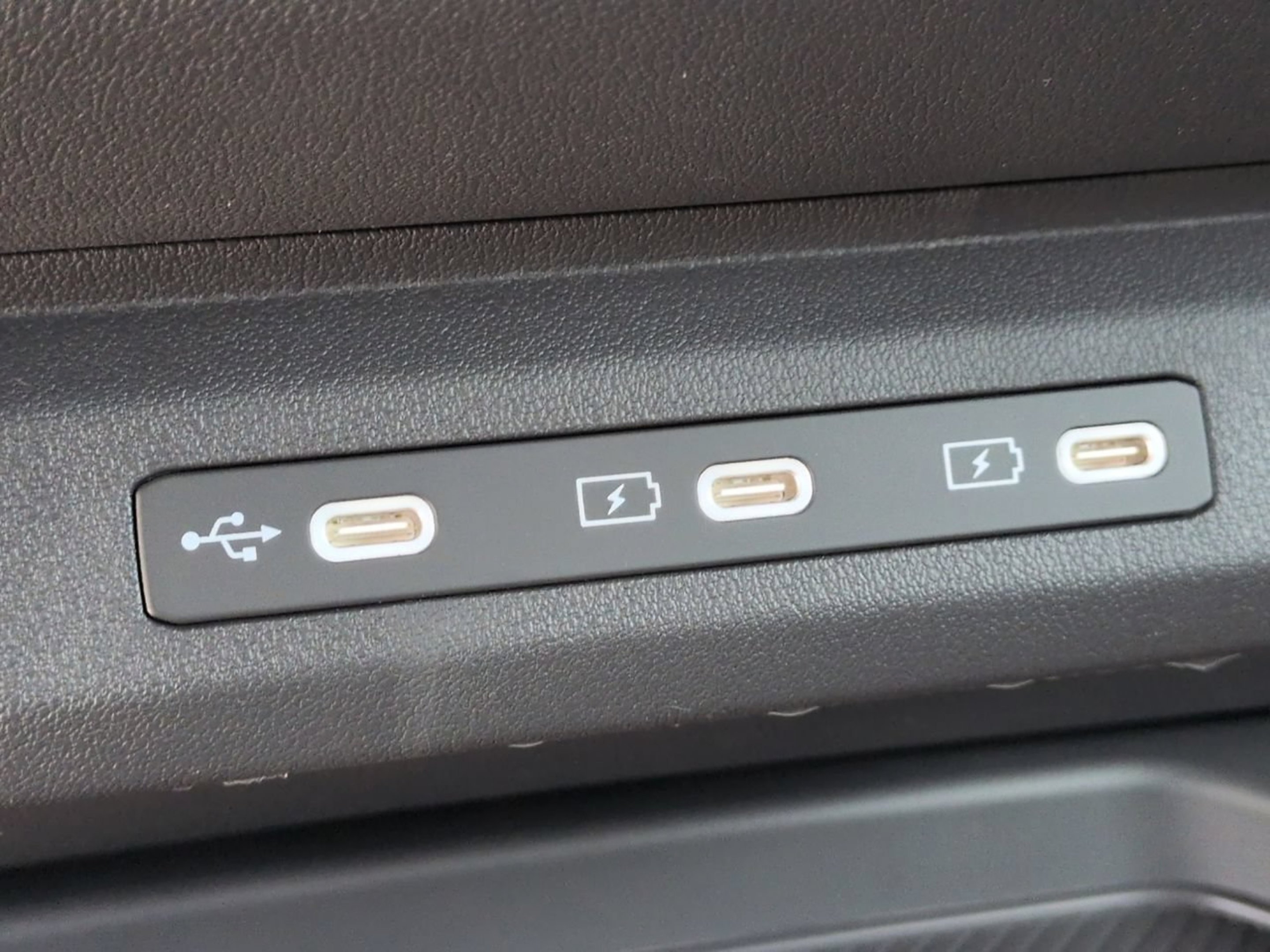New 2027 Ivory Silver Kia S image 20