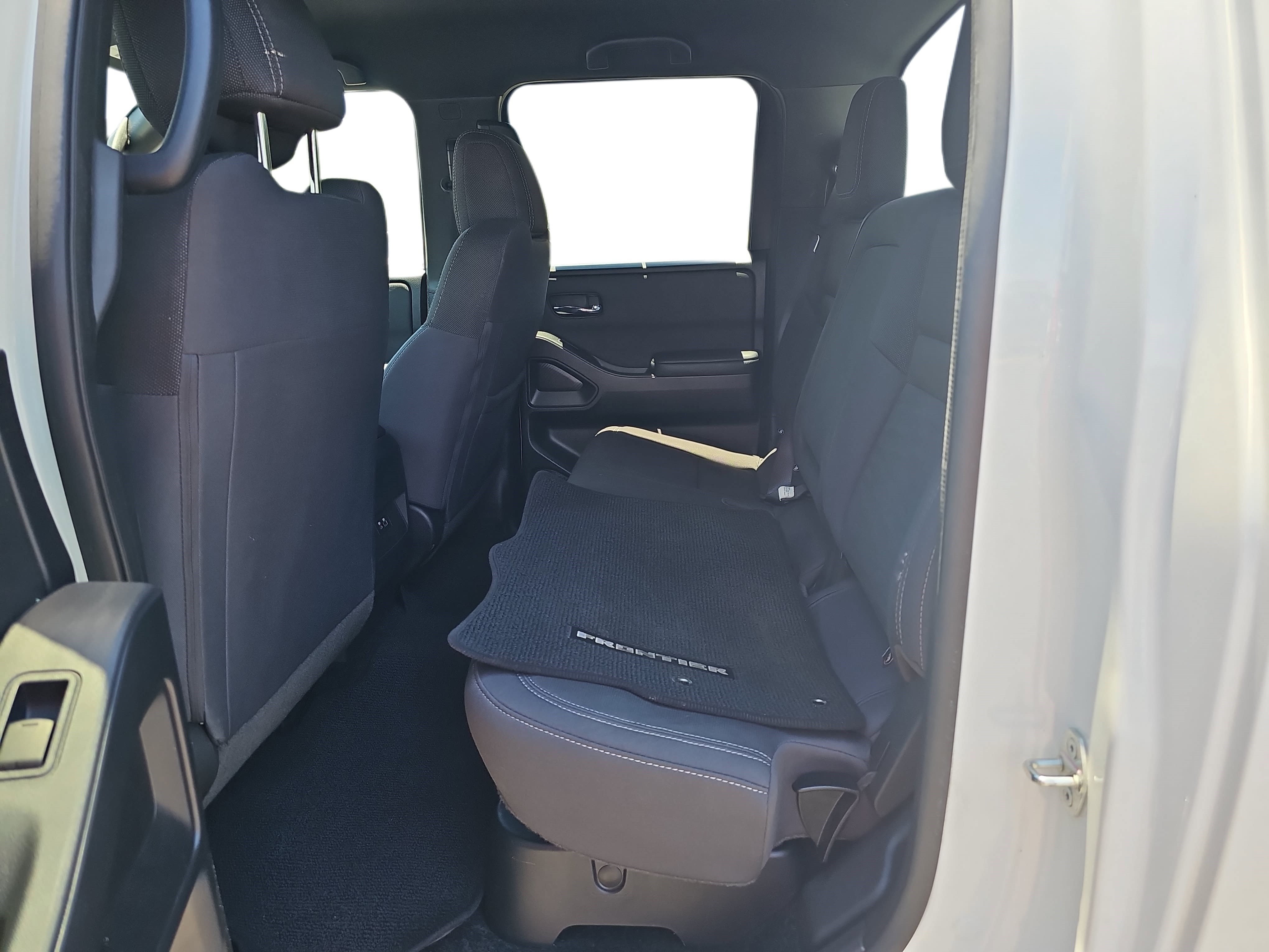 Used 2023 Glacier White Nissan SV image 10