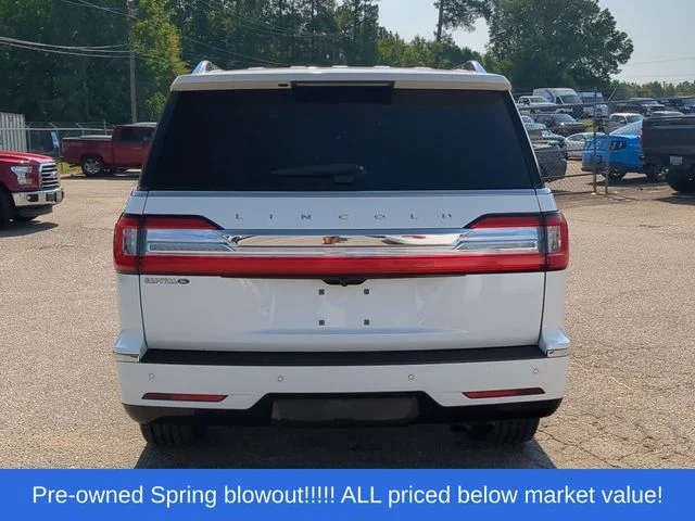 Used 2020 White Lincoln Reserve image 12