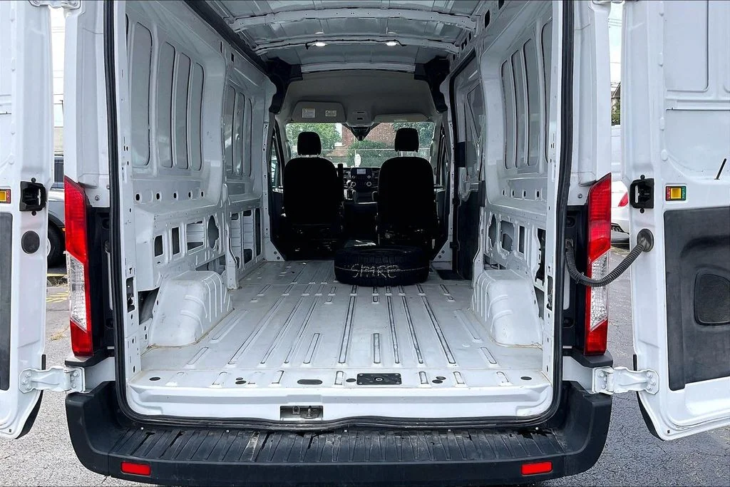 Used 2023 White Ford Base image 27