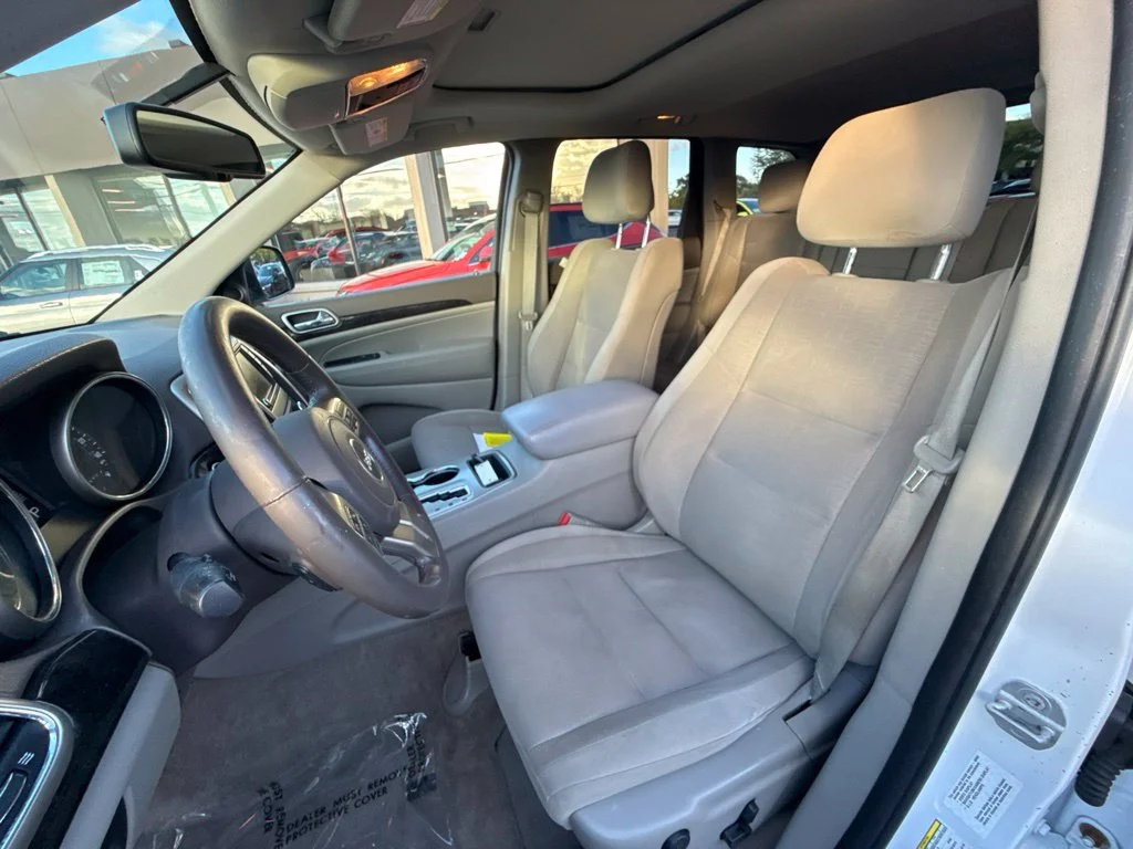 Used 2013 White Jeep Laredo image 17