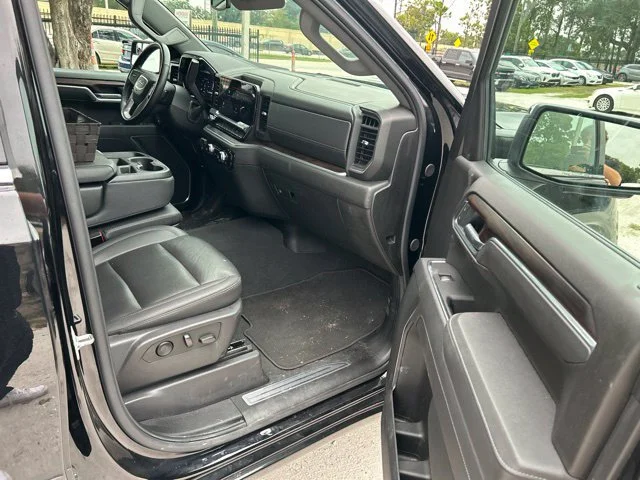 Used 2025 Onyx Black GMC SLT image 9