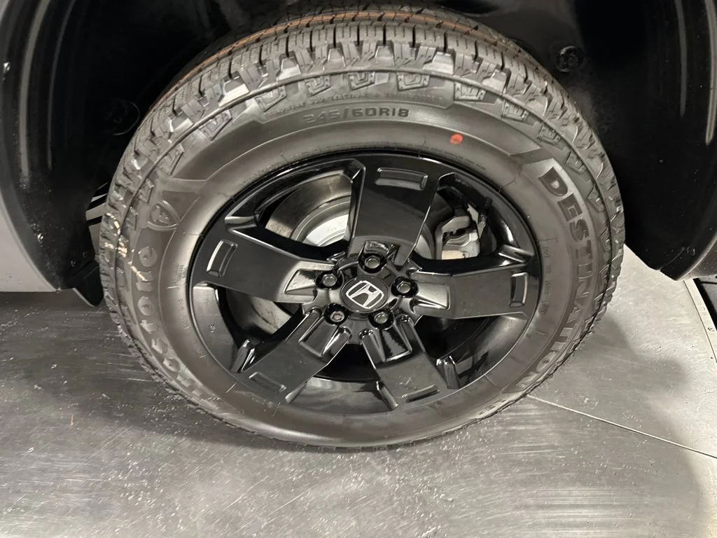 New 2026 Sonic Gray Pearl Honda Black Edition image 4