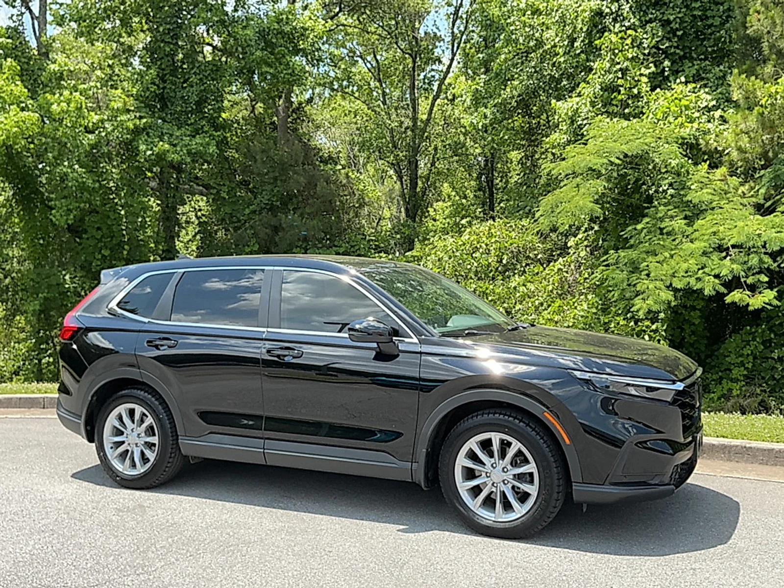Used 2023 Black Honda EX-L image 1