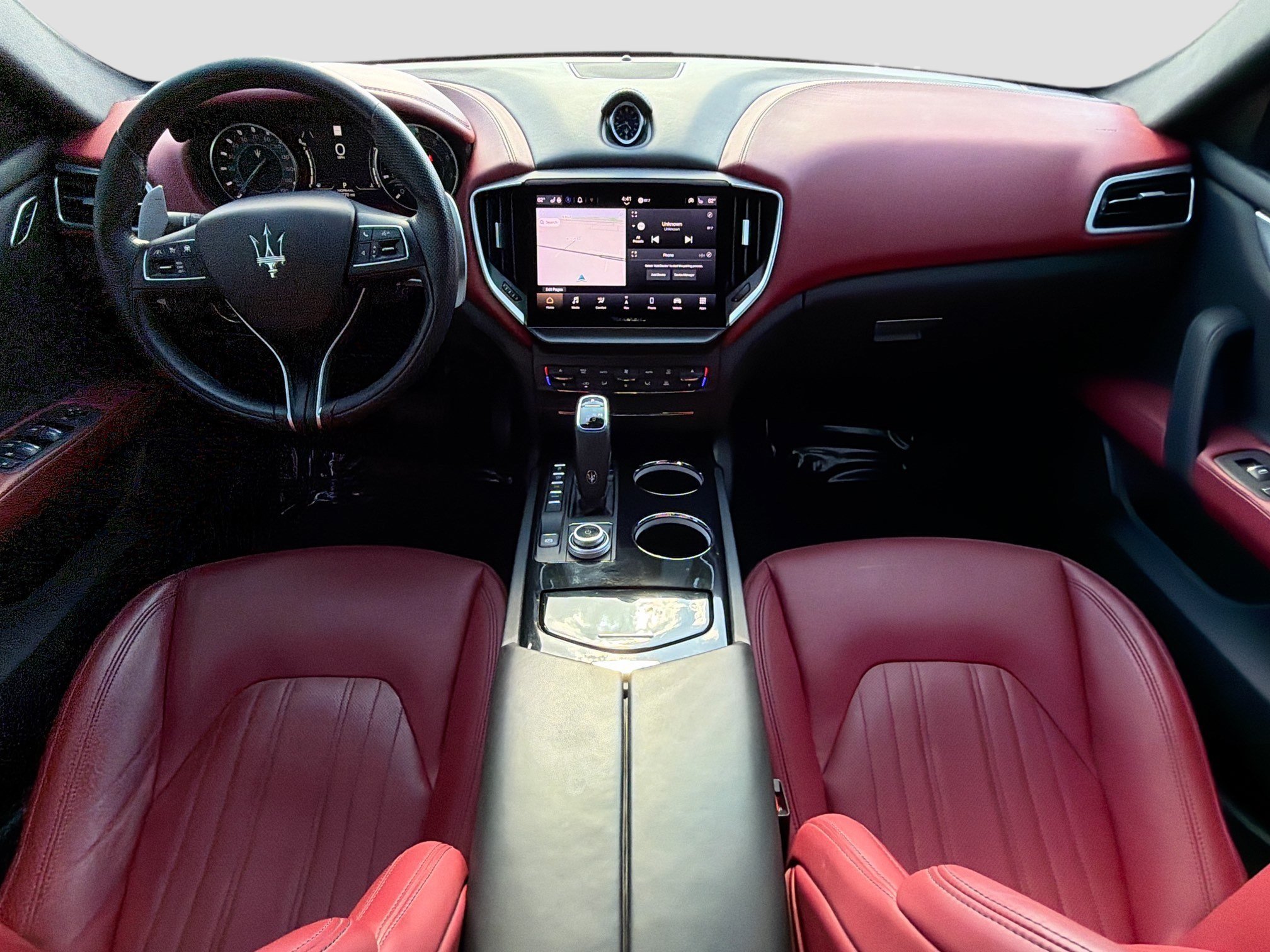 Used 2023  Maserati Modena image 16