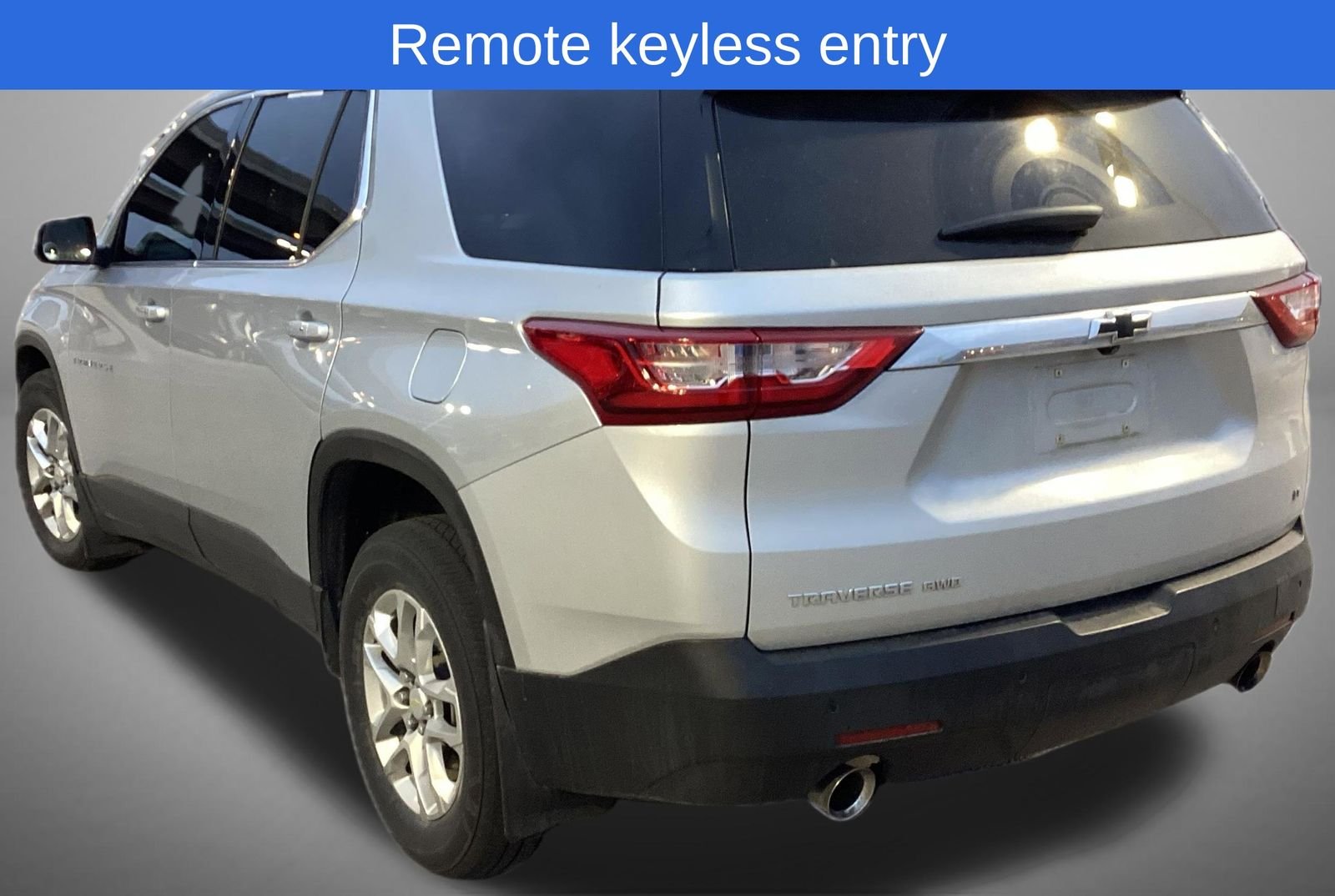 2021 Chevrolet Traverse photo 2