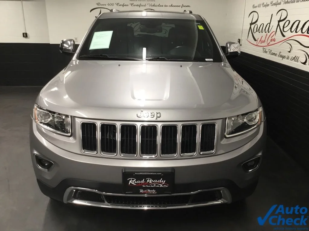 Used 2016 Silver Jeep Limited image 4