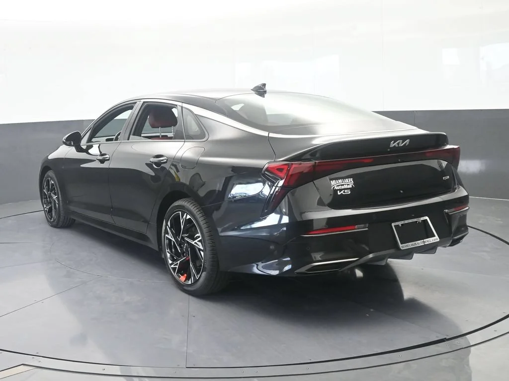 Used 2026 Aurora Black Kia GT-Line image 3