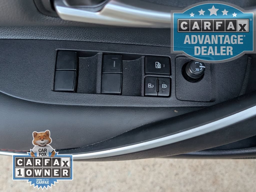 Used 2025  Toyota SE image 15