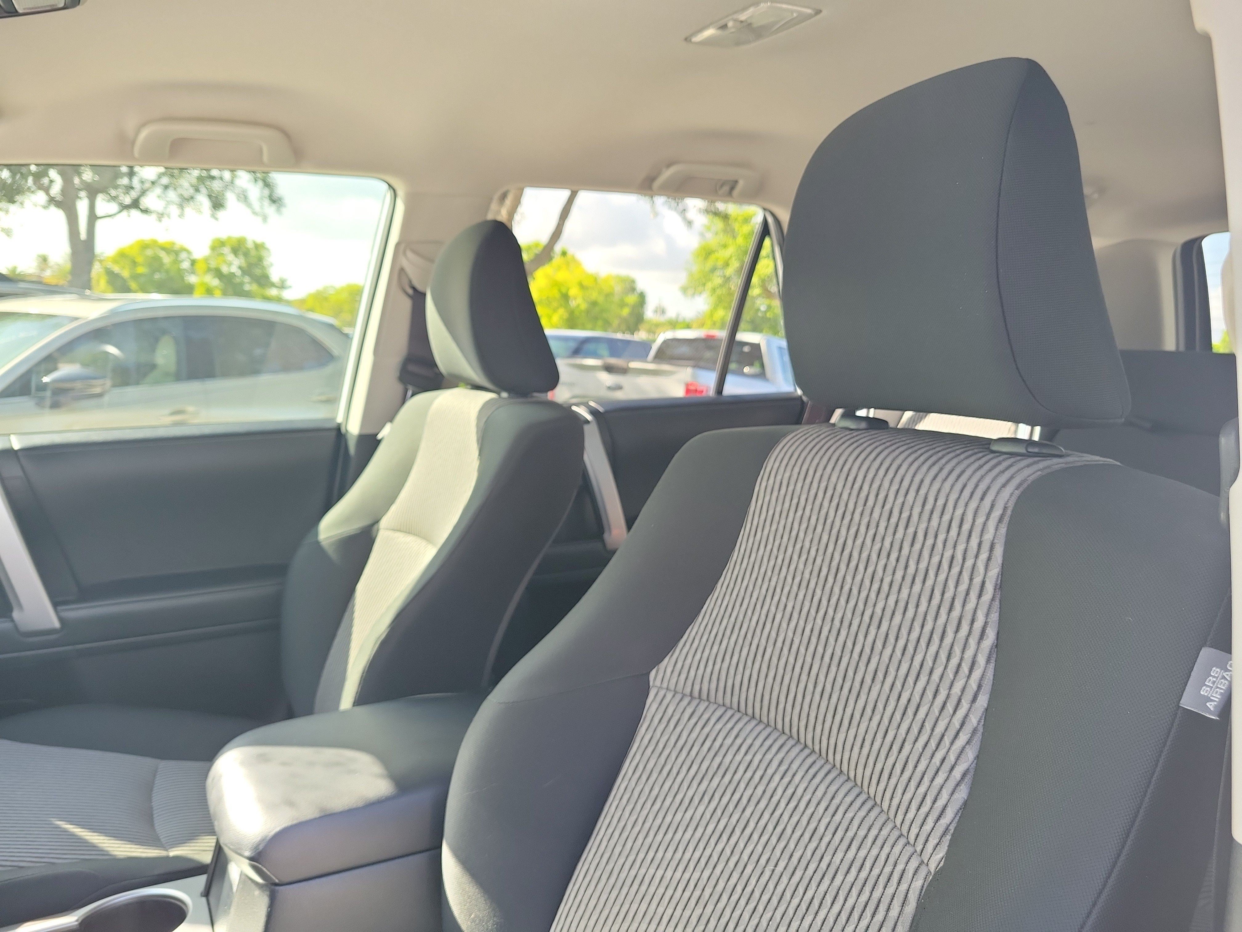 Used 2024 Ice Toyota SR5 image 21