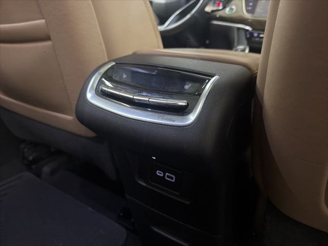 Used 2020 Crystal White Tricoat Cadillac Premium Luxury image 31