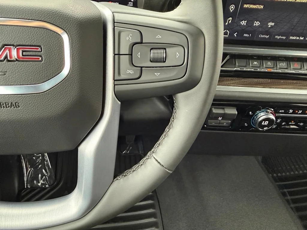 Used 2026 Onyx Black GMC Elevation image 19