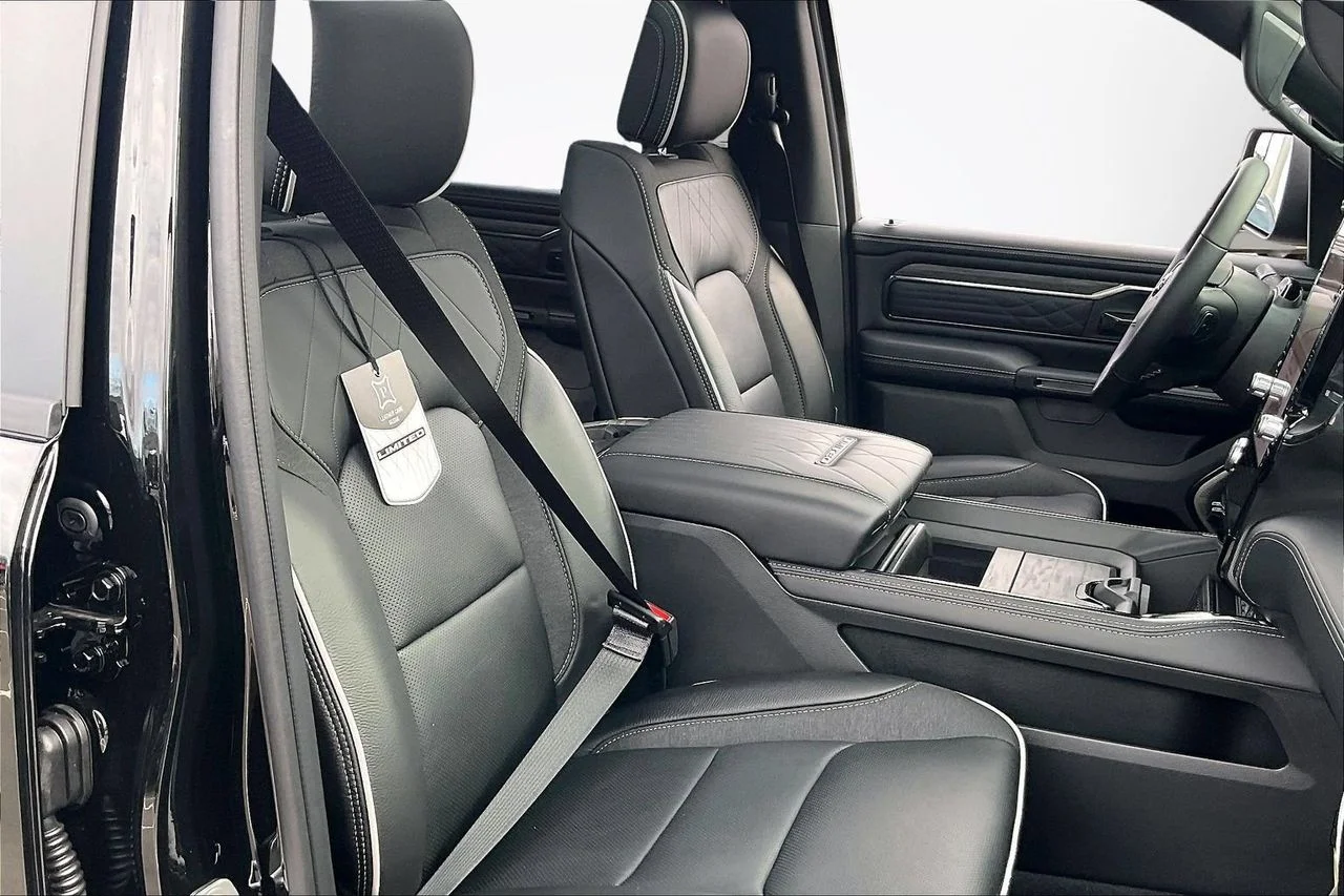 New 2026 Diamond Black Crystal Pearl-Coat Exterior Paint RAM Limited image 21