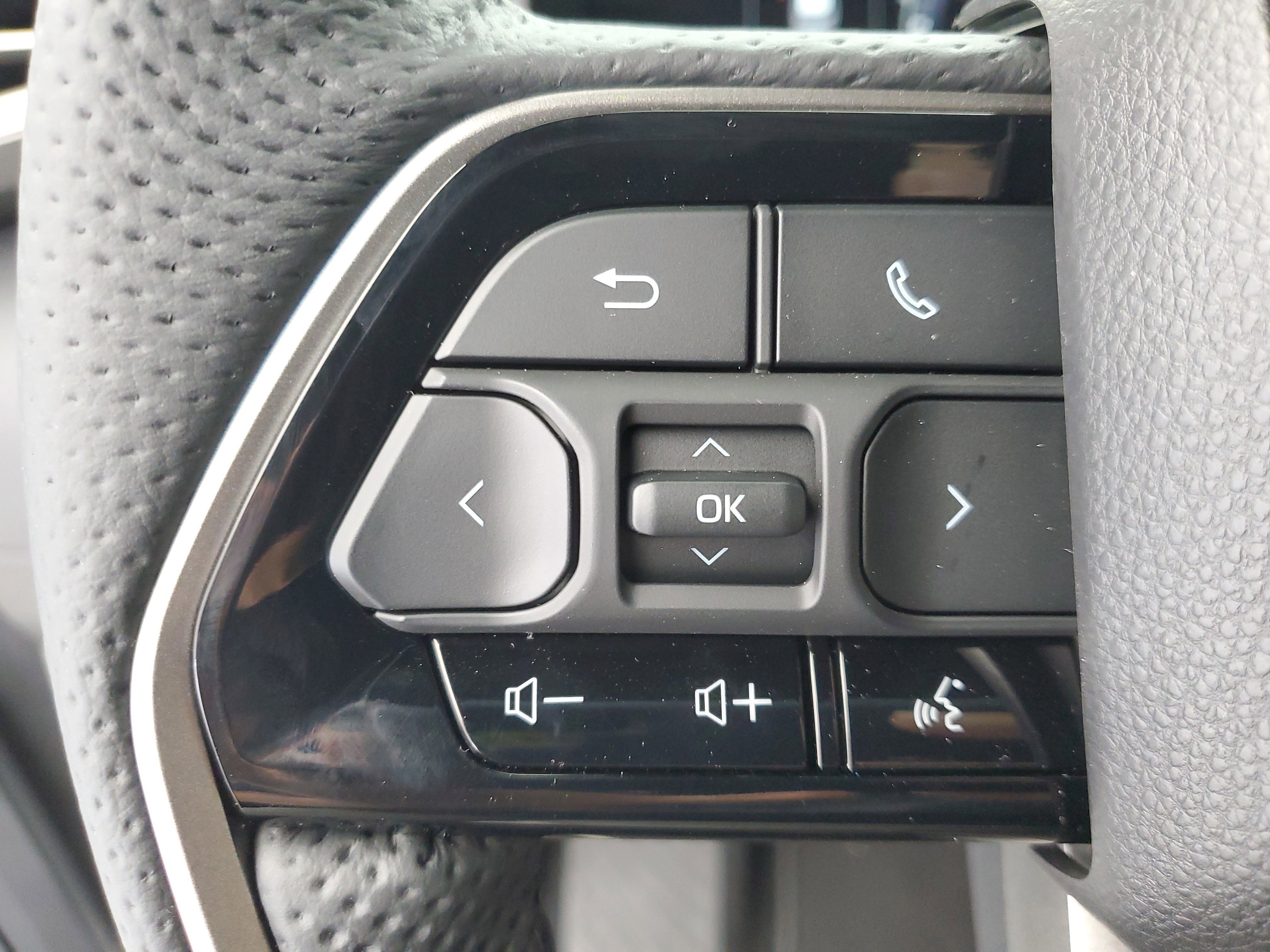 New 2026 Wind Chill Pearl <sup>1</sup> Toyota  Platinum image 22